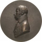 Personenmedaillen
Klaproth, Martin Heinrich 1743-1817 Einseitige geschwärzte Gelbgussmedaille o.J. (L. Posch) Martin Heinrich Klaproth. Brustbild nac...