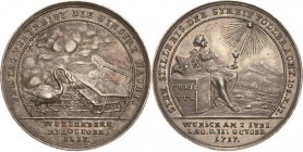 Reformation-Ereignisse und Jubiläen
 Silbermedaille 1717. 200 Jahre Reformation in Wittenberg. Strahlende Sonne und Wolken über Schwan, der Bibel unt...