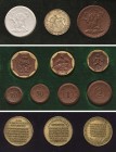 Weimarer Republik
Lot-13 Stück Interessantes Konvolut von drei Medaillensets. Darunter: Porzellannotgeld-20 Pfennig-20 Mark 1921 (7 Stück im Original...