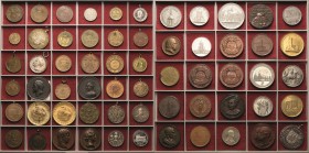 Allgemein
Lot-ca. 670 Stück Lebenswerk eines Sammler. Medaillen, Marken, Jetons, Rechenpfennige sowie Orden und Abzeichen aus deutschen sowie ausländ...