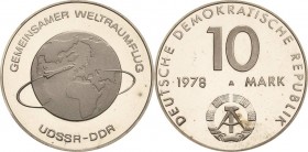 Gedenkmünzen Polierte Platte
 10 Mark 1978. Weltraumflug. Lose in Kapsel Jaeger 1568 Selten. Avers kl. Kratzer, Polierte Platte