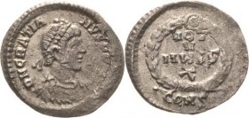 Kaiserzeit
Gratianus 367-383 Siliqua 367/383, Constantinopel Brustbild mit Perlendiadem nach rechts, DN GARTIANVS PF AVG / VOT V MVLT X im Kranz, CON...