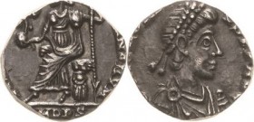Kaiserzeit
Honorius 393-423 Siliqua 395/402, Mediolanum Brustbild mit Perlendiadem nach rechts, DN HONORIVS PF AVG / Roma sitzt mit Victoriola nach l...