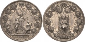 Bamberg-Bistum
Sedisvakanz 1779 Silbermedaille 1779 (J.L. Oexlein) Kaiser Heinrich II. thront von vorn mit Zepter und Reichsapfel, umher Wappenkranz ...