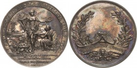 Leipzig
 Silbermedaille 1902. 7. Jubiläums-Conditorei-Fachaustellung. Schreitende Allegorie bekränzt vor den Symbolen der Konditorenkunst knienden Pu...