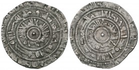 Fatimid, al-Mu‘izz (341-365h), half-dirham, Misr 365h, 1.49g (Nicol 375, citing two examples), about very fine and rare

Estimate: GBP 150 - 200