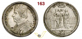 CLEMENTE XI (1700-1721) Testone A. VI, Roma. D/ Busto a s. R/ Le Tre Grazie e, sullo sfondo, il Campidoglio. Munt. 64 Ag g 9,16 BB/q.SPL