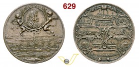 LEOPOLDO I, Imperatore (1657-1705) Medaglia di bronzo del 1686 per le vittorie dell'imperatore sui turchi. D/ Medaglione dell'imperatore sorretto da d...