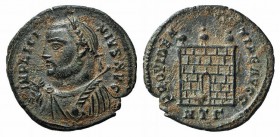 Licinius I (308-324). Æ Follis (19mm, 2.63g, 1h). Heraclea, 316-7. Laureate bust l., wearing consular robes, holding mappa and globe. R/ Three-towered...