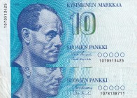 Finland, 10 Markkaa, 1986, p113, (Total 2 banknotes)
1078138711, VF; 1070513425, XF(-)
Estimate: 10-20