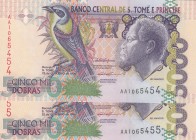 Saint Thomas & Prince, 5.000 Dobras, 1996, UNC, p65a, (Total 2 consecutive banknotes)
Serial Number: AA1065454; AA1065455
Estimate: 20-40