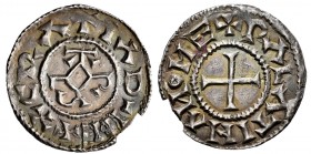 Francia. Carlos el Calvo (840-877). Denier. (Mg-634/635, anv./rev.). Anv.: + GRACIA D - I REX. Monograma del rey. Rev.: + PΛLΛTINΛ ИOME. Cruz. Ag. 1,3...
