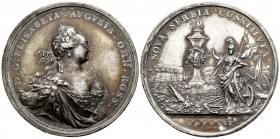 Rusia. Elizabeth I. Medalla en metal blanco. 1754. (Diakov-98.2 similar). 83,70 g. Establecimiento de la colonia Nueva Serbia. Fabricada en una aleaci...
