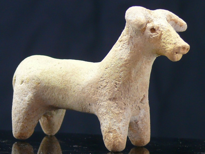 Anatolie - Figurine représentant un bovin en terre cuite - 2000 / 1000 av. J.-C....