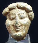 Romain - Applique en bronze - 100 / 300 ap. J.-C.
Jolie applique en bronze représentant un visage aux cheveux bouclés et aux yeux fermés. A noter un ...