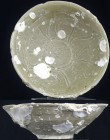 Chine - Dynastie Song - Bol - 1500 ap. J.-C.
Large bol de couleur vert amande - 16 cm. de diamètre.