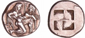 Thrace - Thasos - Statère au satyre (525-463 av. J.-C.)
A/ Anépigraphe. Satyre nu tenant une nymphe nue contre lui. 
R/ Anépigraphe. Carré en creux....