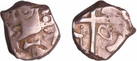 Tectosages - Drachme à la tête cubiste (121-52 av. J.-C.)
A/ Anépigraphe. Tête stylisée à gauche avec la chevelure sous forme de mèches ovoïdes. Deva...