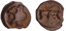 Turons - Potin "à la tête diabolique" (100-50 av. J.-C.)
A/ Tête à gauche.
R/ Taureau à gauche.
TTB
LT.-BN.5684
Pot ; 2.83 gr ; 16 mm
