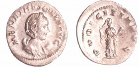 Etruscille - Antoninien (250, Rome) - La Pudeur
A/ HER ETRVSCILLA AVG Buste drapé et diadémé à droite. 
R/ PVDICITA AVG. La Pudeur assise à gauche, ...