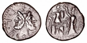 Furia
Denario. AR. (119 a.C.). A/Cabeza de Jano Bifonte, alrededor (ley.). R/Roma de pie a izq. coronando un trofeo a cuyos lados hay dos escudos y d...