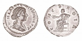 Lucila, esposa de L. Vero
Denario. AR. (161-169). A/Busto drapeado a der., alrededor ley. R/CONCORDIA. Concordia sedente a izq. portando pátera. 3.57...