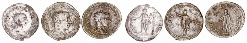 Lotes de Conjunto
Antoniniano. VE. Lote de 3 monedas. Gordiano III (2) y Trajan...