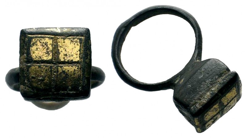 Byzantine Empire, c. 8th-12th century. Bronze ring

Weight: 12,50 gr
Diameter: 3...