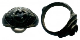 Byzantine Empire, c. 8th-12th century. Bronze ring

Weight: 9,01 gr
Diameter: 29,50 mm