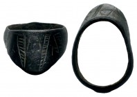 Byzantine Empire, c. 8th-12th century. Bronze Archers ring

Weight: 10,53 gr
Diameter: 38,00 mm