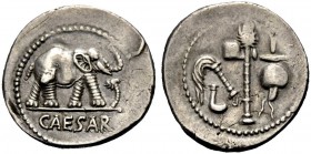 RÖMISCHE MÜNZEN
IMPERATORISCHE PRÄGUNGEN.  Julius Caesar, gest. 44 v. Chr. Denar. 49-48 v. Chr. CAESAR Elefant n. r., eine Schlange zertretend. Rv. P...