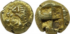 IONIA. Erythrai. EL Hekte (Circa 550-500 BC).
Obv: Head of Herakles left, wearing lion skin.
Rev: Quadripartite incuse square.
SNG Kayhan 737.
Conditi...