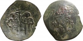 John II Comnenus, 1118-1143. Aspron Trachy (Electrum, 34 mm, 3.87 g, 6 h), Constantinopolis. Christ seated facing on throne without back, wearing pall...