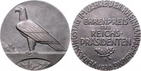 Deutsche Ausgaben bis 1945. 
Deutsches Reich. Plakette Ehrenpreis des Reichspräsidenten 1930, in Bronze, v. Otto Placzek (Guss bei Hermann Noack, Ber...