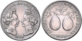 Deutsche Medaillen. 
Mecklenburg-Güstrow. 
Silbermed. 1699, unsign. (v. Anton Meybusch, Kopenhagen), auf den gemeinsamen Geburtstag von Louise, Toch...