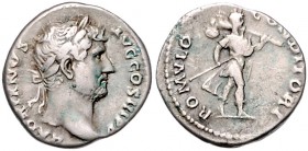 Römische Münzen. 
Kaiserzeit. 
Hadrian 117-138. Denar, Rom, 3,29 g, belorb. Bü. re./Romulus mit Speer u. Trophäe n. re. gehend, Kamp. 32.102. RIC&nb...