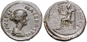 Römische Münzen. 
Kolonien und Provinzen. 
Thrakia/Pautalia, Faustina Minor (Gattin des Marc Aurel), -176. AE 21 u. AE 23, drap. Bü. re./Hera n. li....
