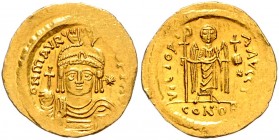 Byzantinische Münzen. 
Mauricius Tiberius, 582-602. Solidus zu 23 Siliquae, GOLD, 4,28 g, Mzst. Constantinopel, beh. u. gepanz. Bü. v. vorn, in der R...