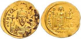 Byzantinische Münzen. 
Phocas, 602-610. Solidus, GOLD, 4,46 g, Mzst. Constantinopel, gekr. u. gepanz. Bü. v. vorn, in der Rechten Kreuzglobus/stehend...