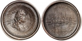 BAYERN. Karl Albert, 1726-1745. 
Damebrettstein o. J. (unsigniert, 49,2 mm). Brustbild / Stadtansicht von München.
Himmelheber 318 kl. Riß, f. vz