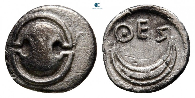 Boeotia. Thespiae 400-350 BC. 
Obol AR

10 mm, 0,83 g

Boeotian shield / ΘE...
