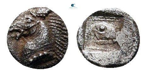 Aiolis. Kyme circa 520-470 BC. 
Tetartemorion AR

5 mm, 0,11 g

Head of bri...