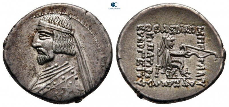 Kings of Parthia. Rhagae. Artabanos II 75-62 BC. 
Drachm AR

21 mm, 4,15 g
...