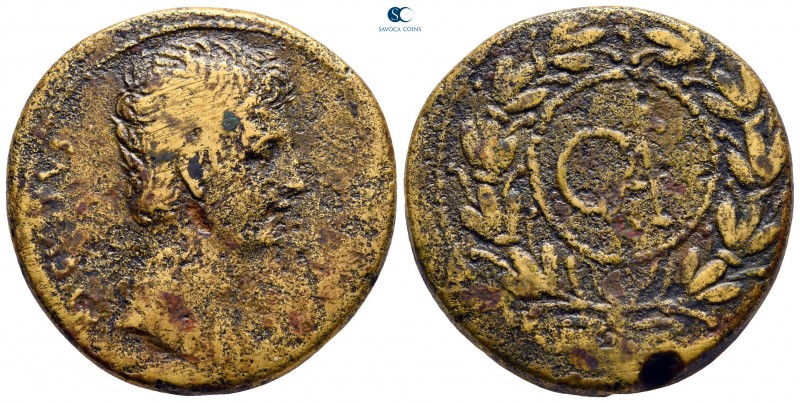 Octavian 29-27 BC. Pergamum
Sestertius Æ. Medallic type

34 mm, 24,91 g

AV...