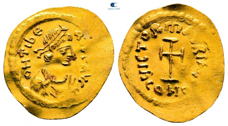 Maurice Tiberius AD 582-602. Constantinople
Tremissis AV

18 mm, 1,46 g

O ...