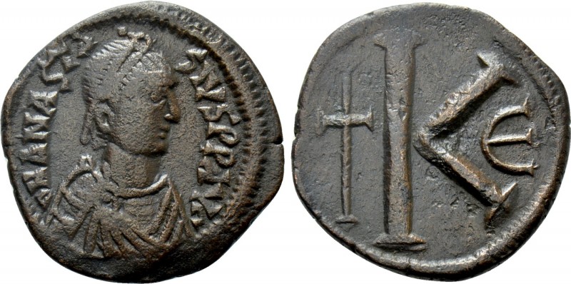 ANASTASIUS I (491-518). Half Follis. Constantinople. 

Obv: D N ANASTASIVS P P...