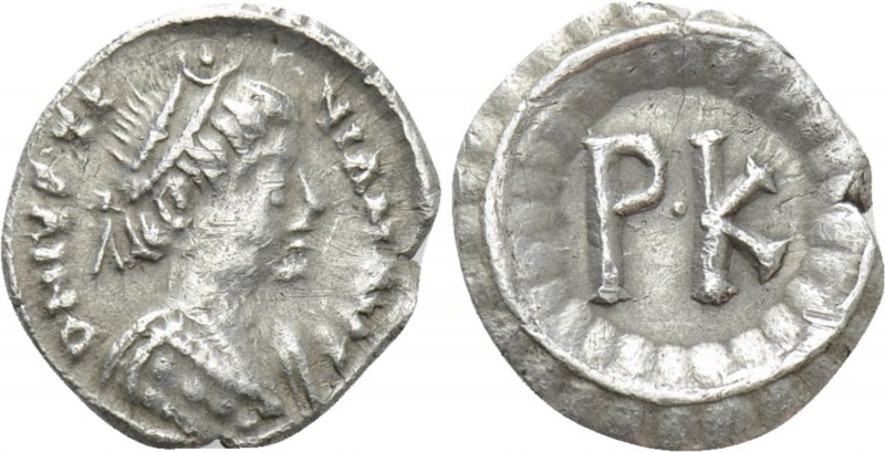 JUSTINIAN I (527-565). 120 Nummi. Ravenna. 

Obv: DN IVSTINIANVS AVG. 
Diadem...