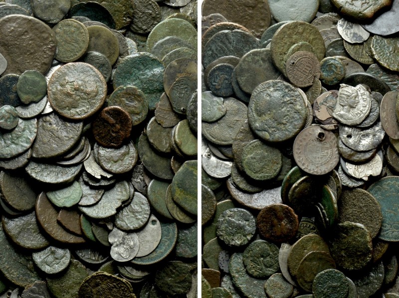 Circa 700 Coins. 

Obv: .
Rev: .

. 

Condition: See picture.

Weight: ...