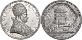 Leone XII (1823 - 1829), Annibale Sermattei della Genga. Medaglia annuale, A. V. LEO XII PONT MAX ANNO V. Busto a destra con triregno e piviale decora...