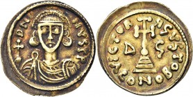 BENEVENTO. Godescalco duca, 739-742. 
Solido al tipo di Giustiniano II. EL gr. 3,82 Dr. D N I - NVS P P. Busto frontale e coronato, con barba e clami...